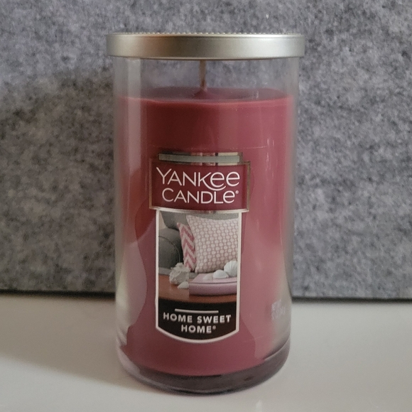 Yankee Candle NEW "Home Sweet Home" Fragrance 12 Oz Tall Tumbler Aromatic - Picture 1 of 5